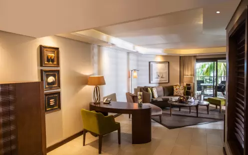 Royal Palm Hires 7230